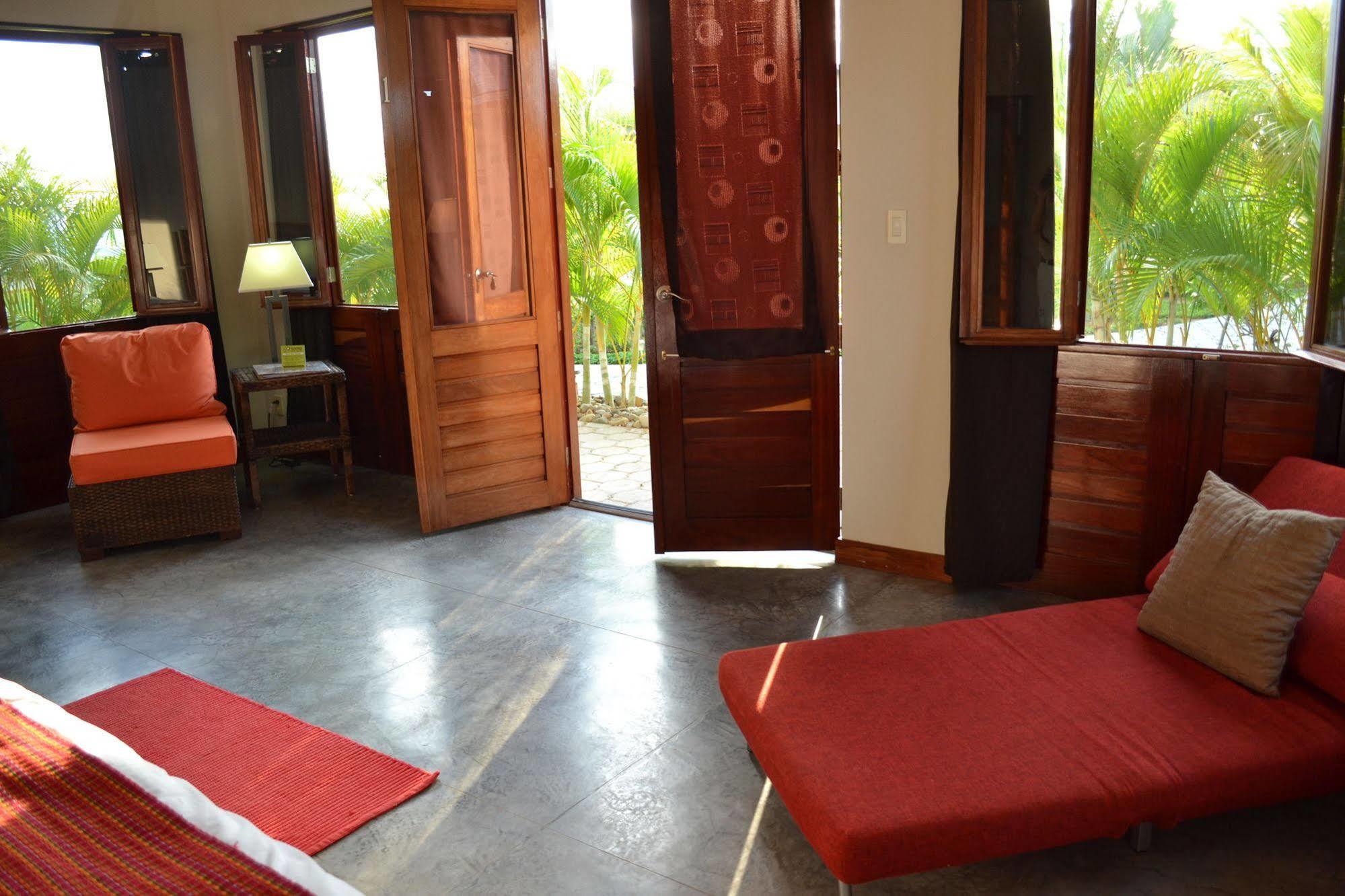 Soma Surf Resort Tola Luaran gambar