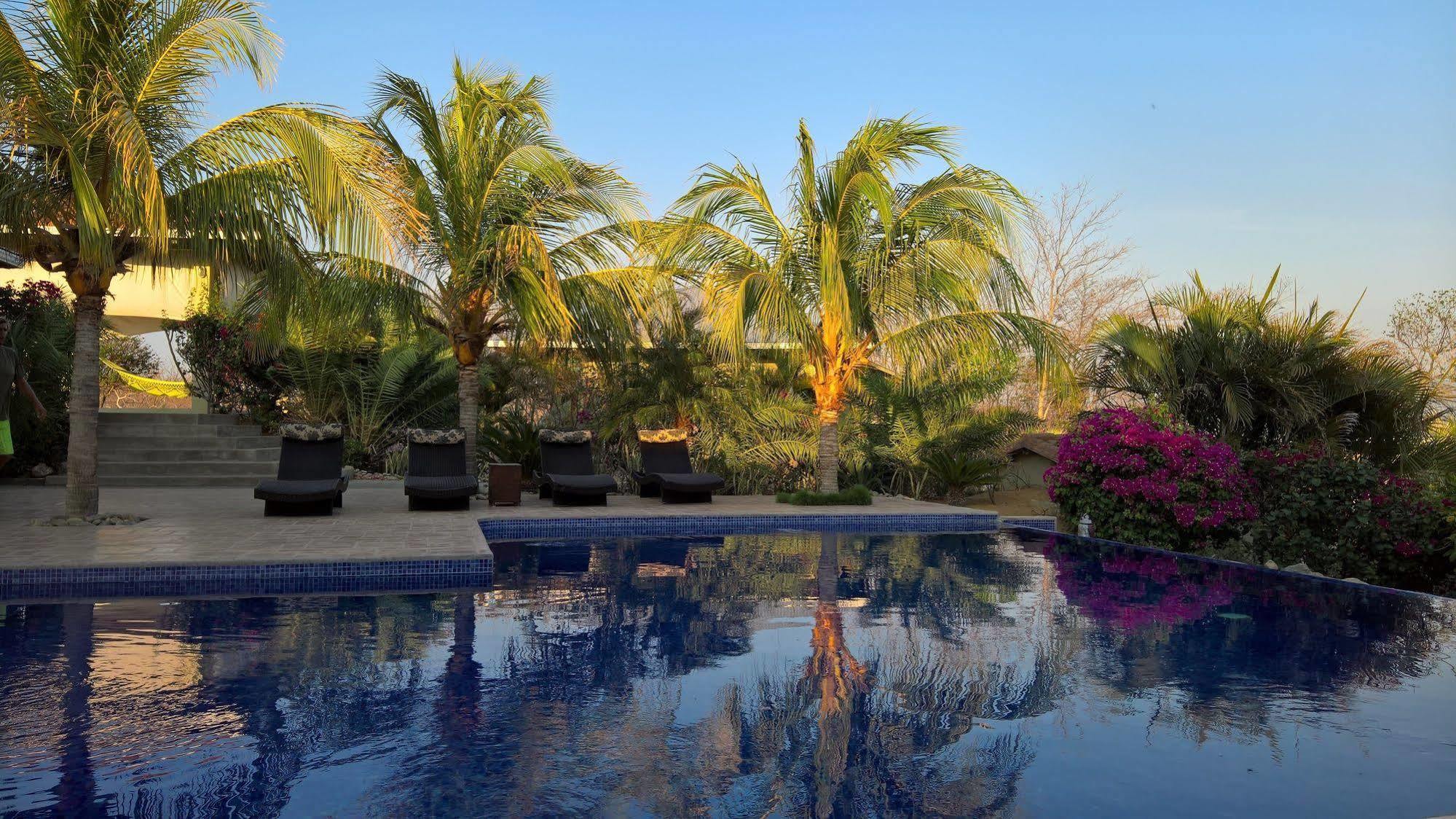 Soma Surf Resort Tola Luaran gambar